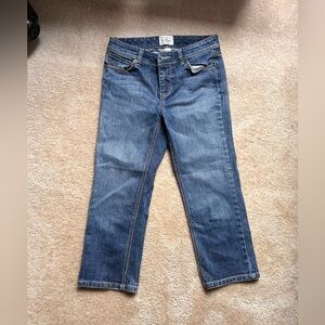 White House black market capris jeans